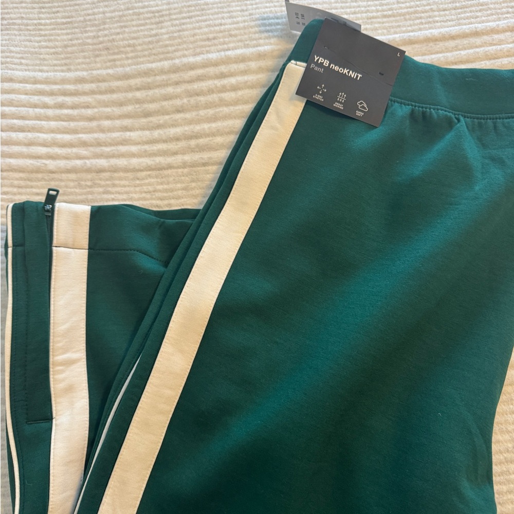 Women’s NWT Green Abercrombie YPB neoKNIT Pants with Cream Stripe - Picture 5 of 12